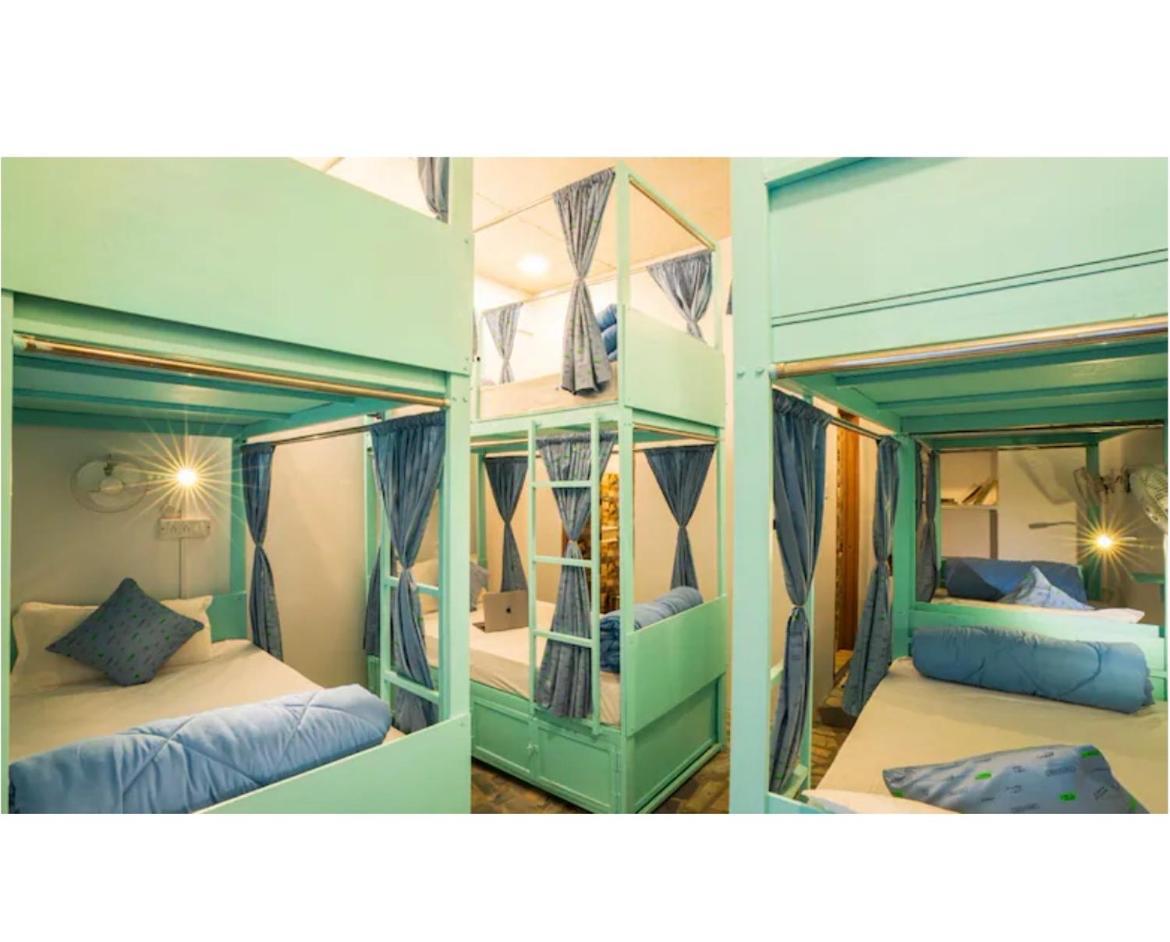 Unplanned Hostel Udaipur Exteriör bild